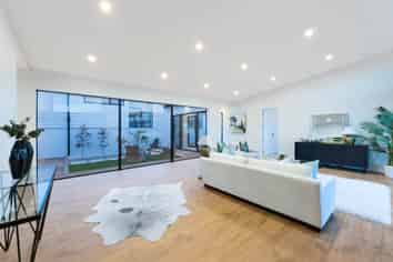 18 & 18a Katote Avenue, Swanson