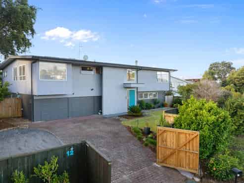 12 Luplau Crescent, Cockle Bay