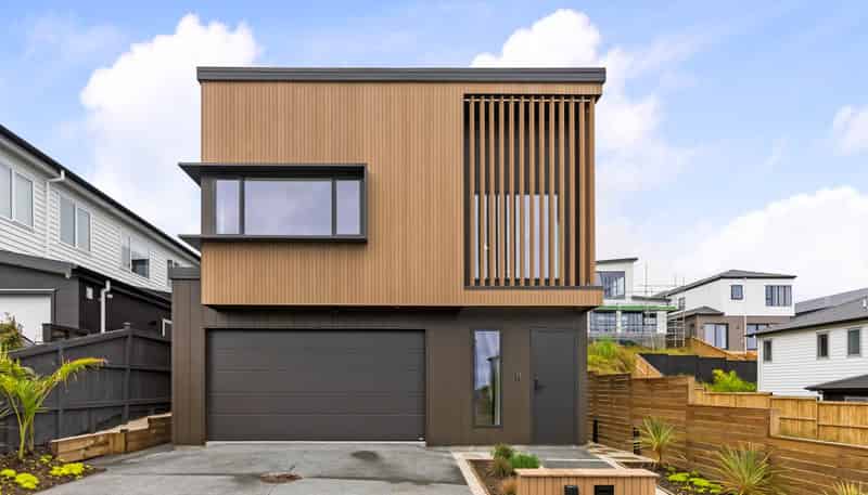 22 Pakirikiri Street, Long Bay