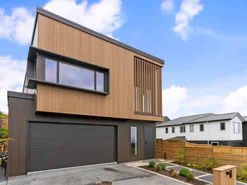 22 Pakirikiri Street, Long Bay