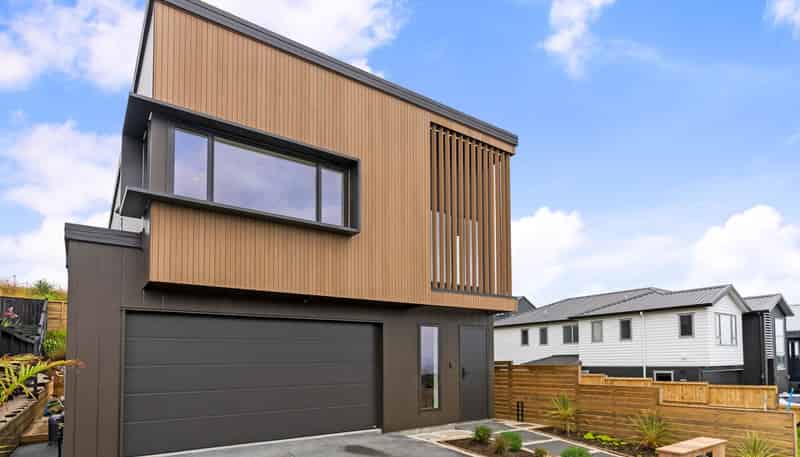 22 Pakirikiri Street, Long Bay