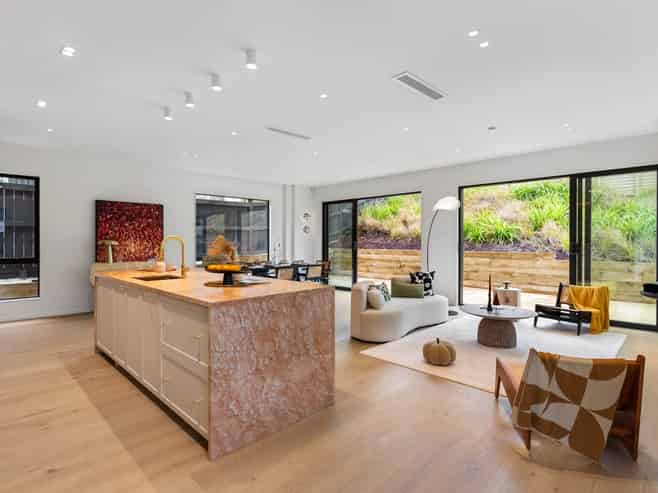 22 Pakirikiri Street, Long Bay