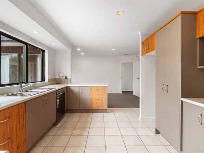 5 Four Oaks Place, Pukekohe