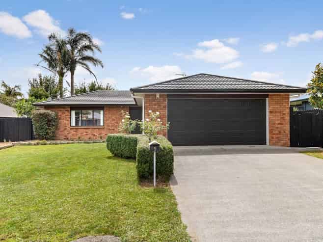 5 Four Oaks Place, Pukekohe
