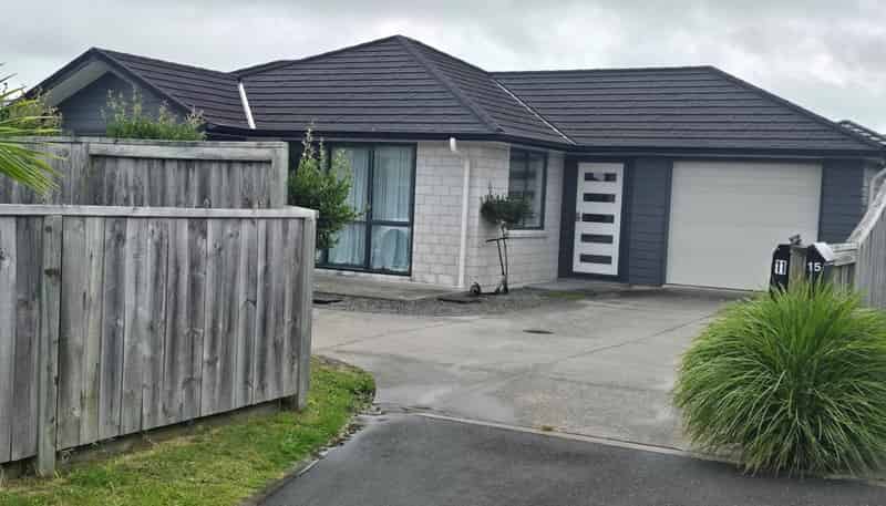 11 Hills View Drive, Papamoa