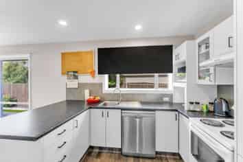 42 Charles Upham Avenue, Hillmorton