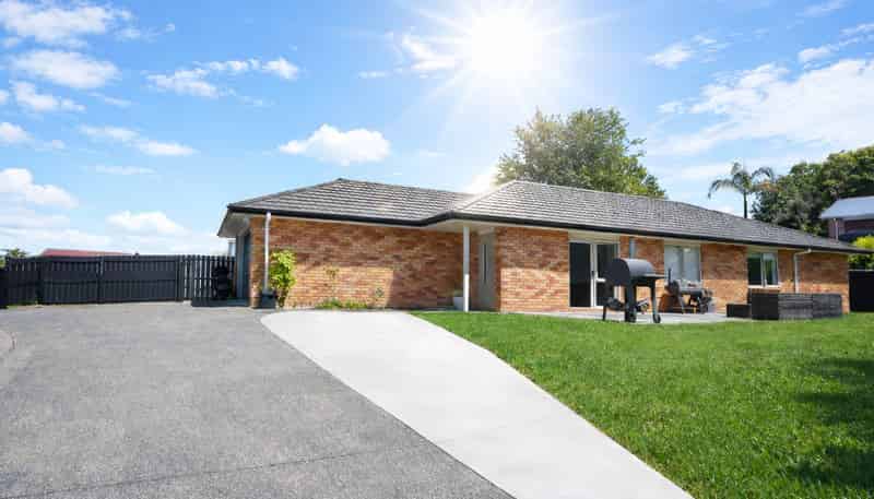 28 Roto Street, TE KAUWHATA