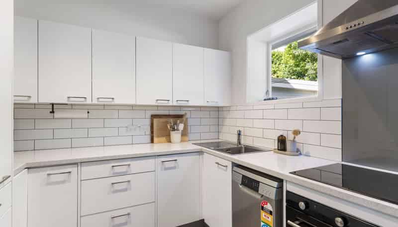 2/15 Upper Lewisville Terrace, Thorndon