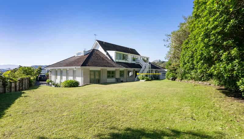 2/15 Upper Lewisville Terrace, Thorndon