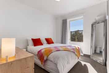 2/15 Upper Lewisville Terrace, Thorndon