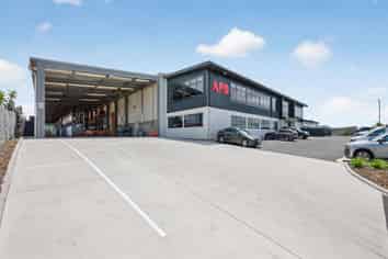 Bottom Drawer Industrial Investment – with NNN