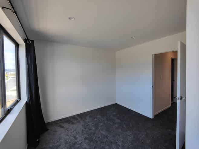 33 Kaha Road, Takanini