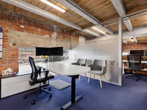 Blue-chip office with blue-water views