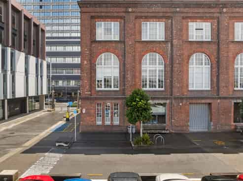 Blue-chip office with blue-water views