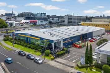 Mixed Use Central Showroom / Warehouse