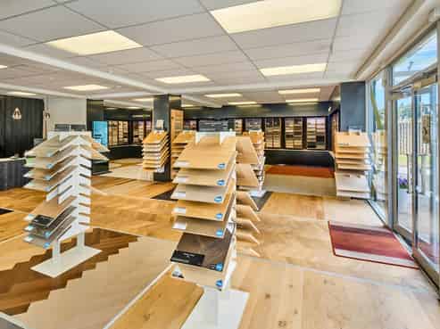 Pole position on Kenepuru - Vacant