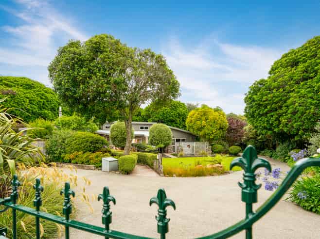 54 Kohekohe Road, Waikanae