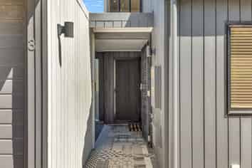 24B Nihill Crescent, Mission Bay