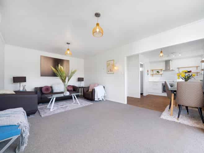 2/15 Alpha Street, Papakura