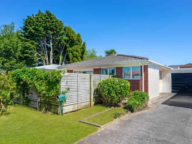 2/15 Alpha Street, Papakura