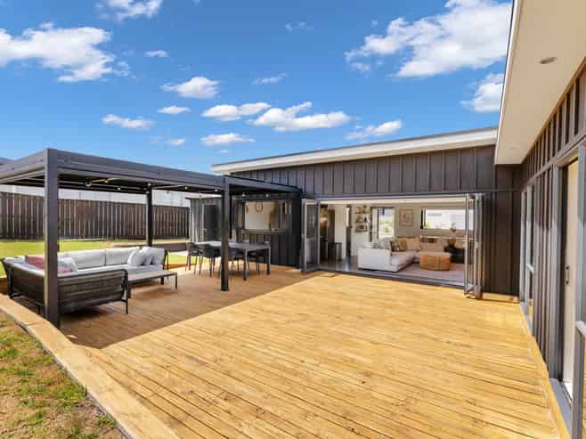 2 Tuturu View, Ruakaka