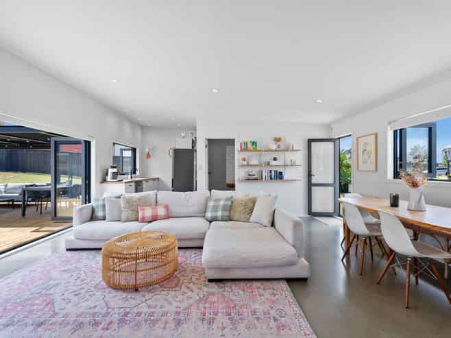 2 Tuturu View, Ruakaka