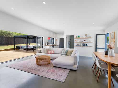 2 Tuturu View, Ruakaka