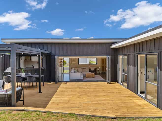 2 Tuturu View, Ruakaka