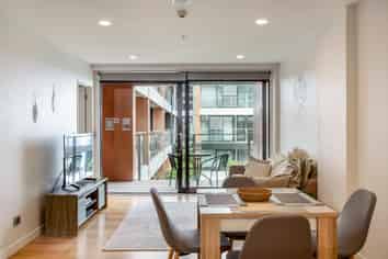 104/10 Lion Place, Epsom