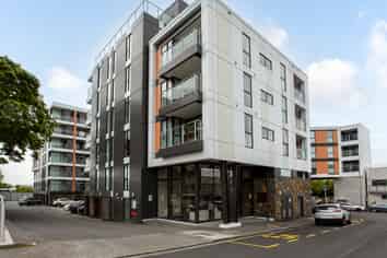 104/10 Lion Place, Epsom