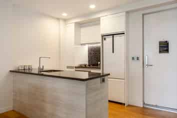 104/10 Lion Place, Epsom