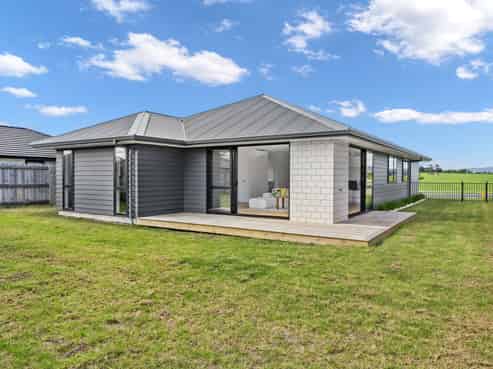 15 Kapiakauri Road, One Tree Point