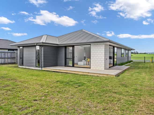 15 Kapiakauri Road, One Tree Point