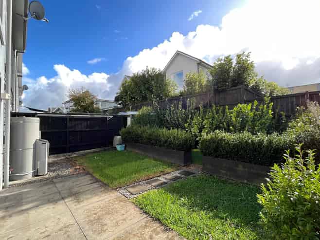 10 Bomb Point Drive, Hobsonville