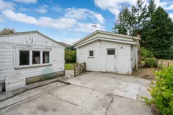 1451 Beaumont State Highway, Lawrence