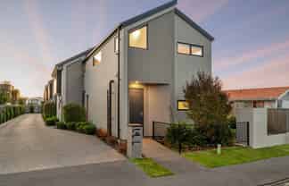 1/45 Division Street, Riccarton