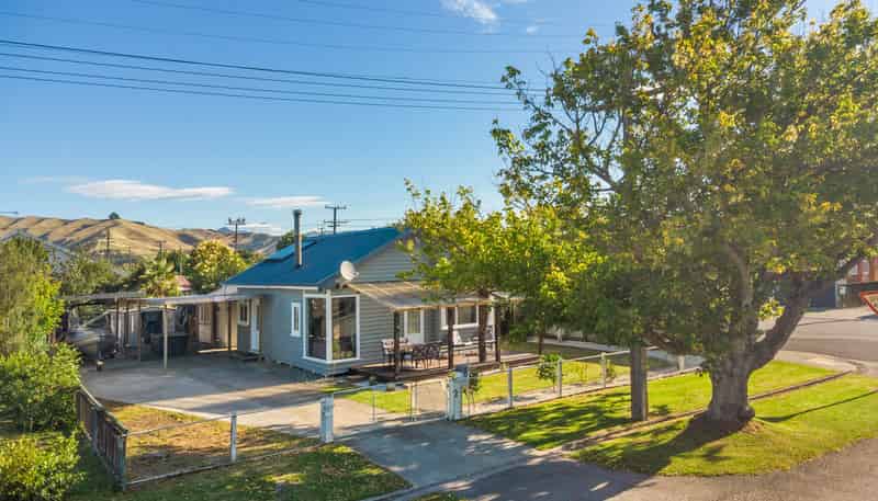 2 Lewis Street, Redwoodtown