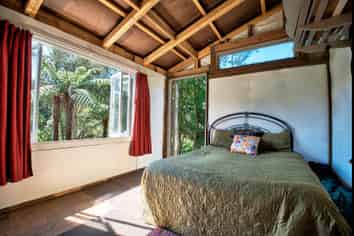 659 Backriver Road, Peria