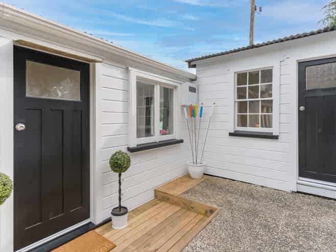 4 Harbour Terrace, CAREYS BAY