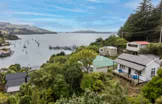 4 Harbour Terrace, CAREYS BAY