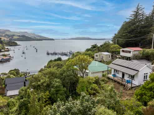 4 Harbour Terrace, CAREYS BAY