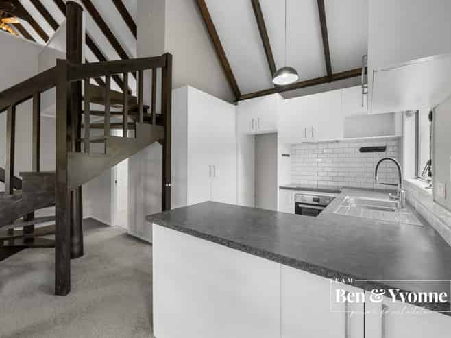 11 Portage Road, Mount Wellington