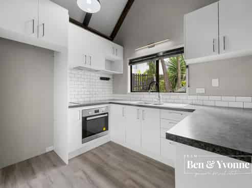 11 Portage Road, Mount Wellington