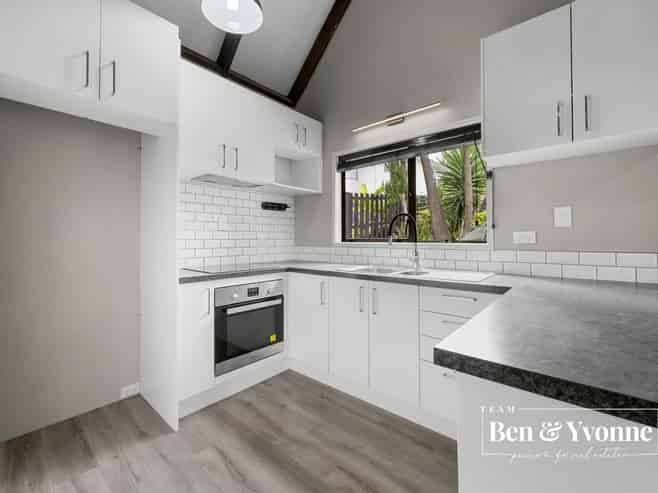 11 Portage Road, Mount Wellington