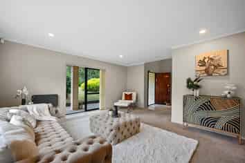 16 Crimson Park, Oteha