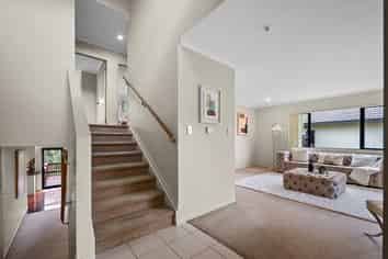 16 Crimson Park, Oteha