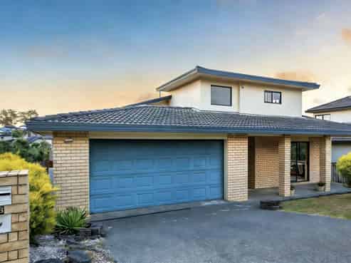16 Crimson Park, Oteha
