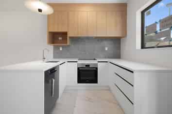 27 Tokarewa Close , Mount Wellington