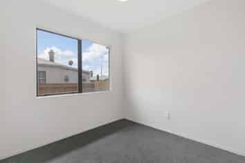 2/58 Avenue Road, Otahuhu