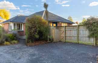 23A Truman Road, Bryndwr